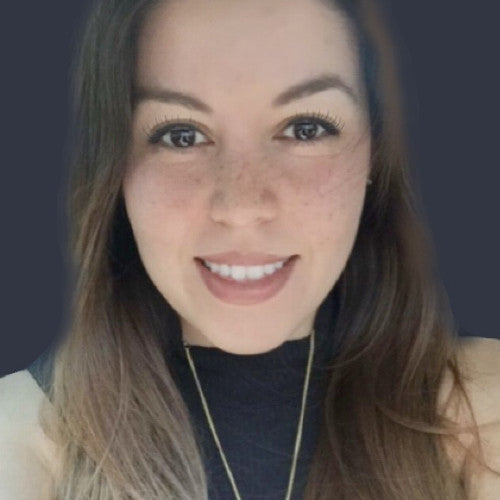 <em>Debora M</em>